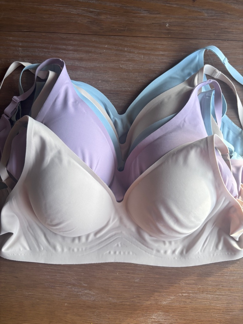 NEW! SET OF 5! Rhonda Shear Style 1596 bras Gel Bras Large